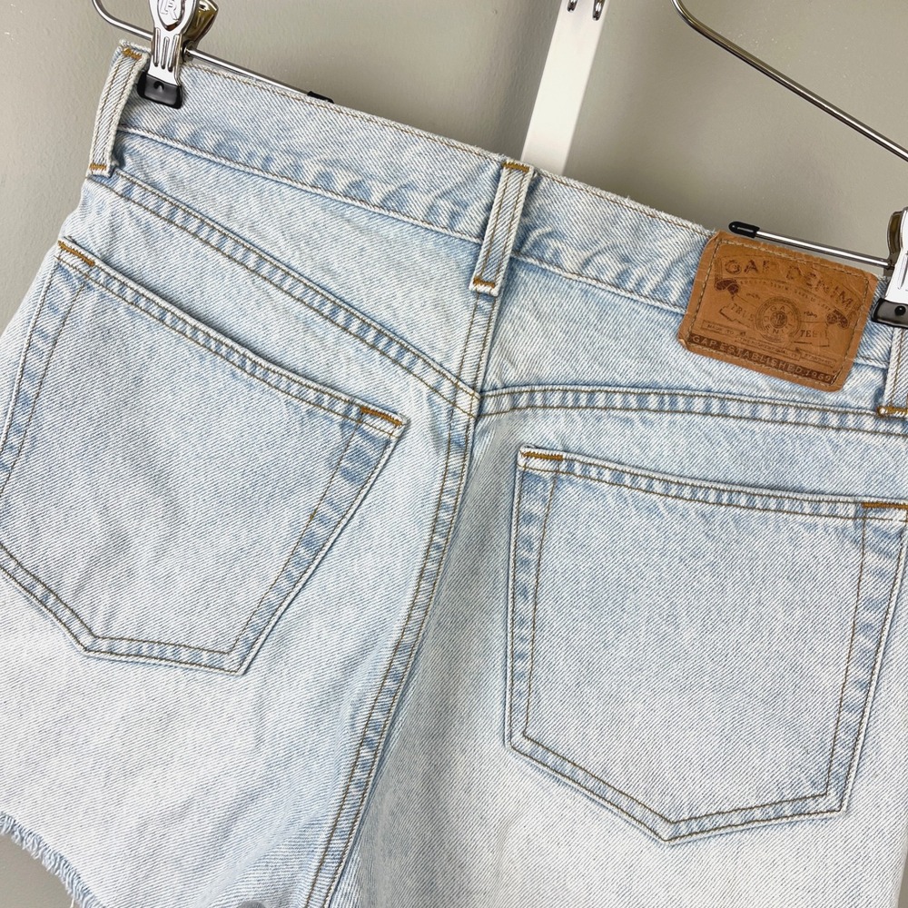 GAP Womens 31 Loose Fit Denim Cutoff Jean Shorts Vintage 90s Light Wash USA
